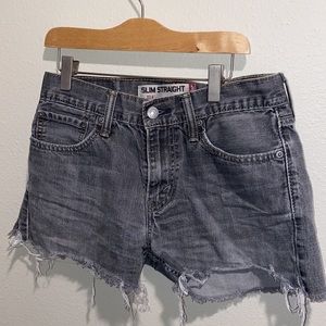 Distressed Levi Shorts 29 W